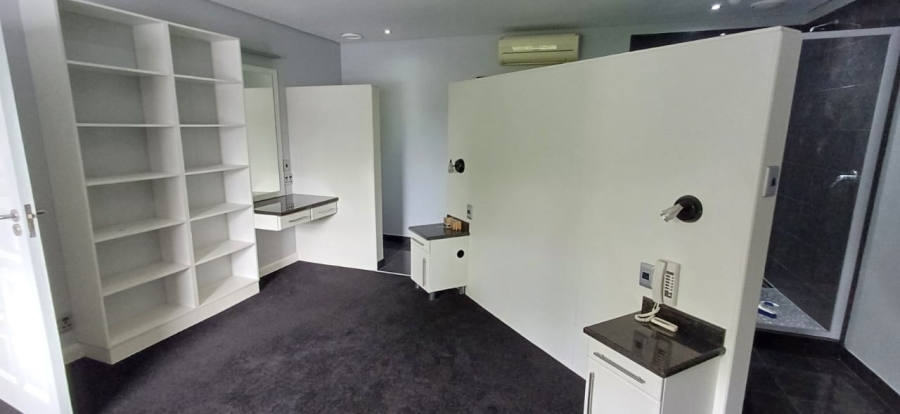 5 Bedroom Property for Sale in Nahoon Valley Park Eastern Cape